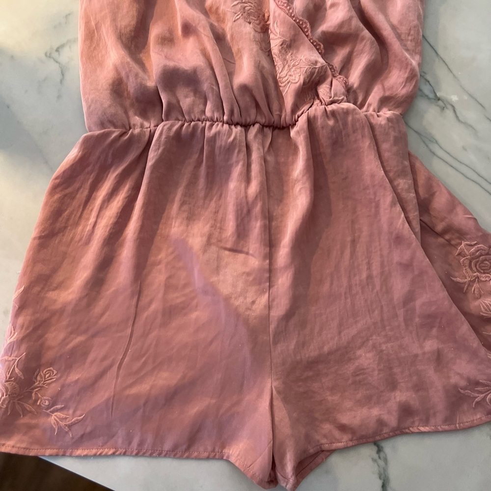 Kendall and Kylie embroidered lace romper pac sun sz Lg - Picture 3 of 8